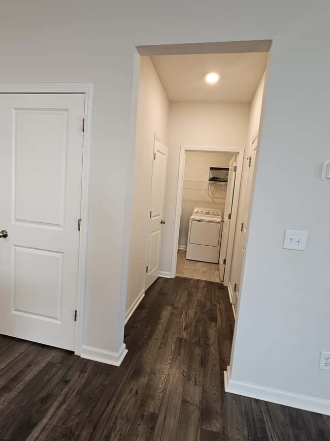 Building Photo - 369 Highline Trl