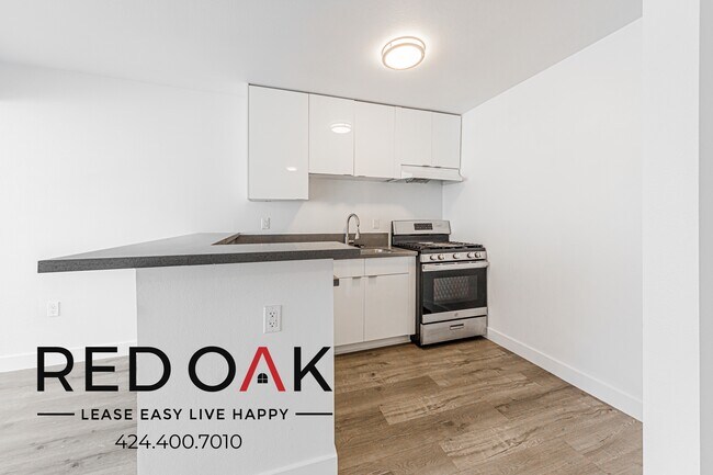 Building Photo - 21315 Roscoe Blvd