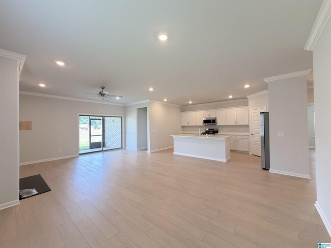 Building Photo - 121 Clift Crk Dr