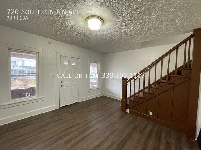 Foto del edificio - Three bedroom one bathroom apartment for rent