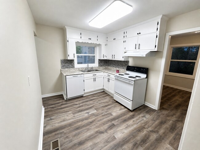 Foto del edificio - 3200 Berkley St SW