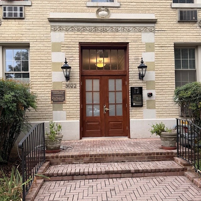 Foto del edificio - 3022 Wisconsin Ave NW