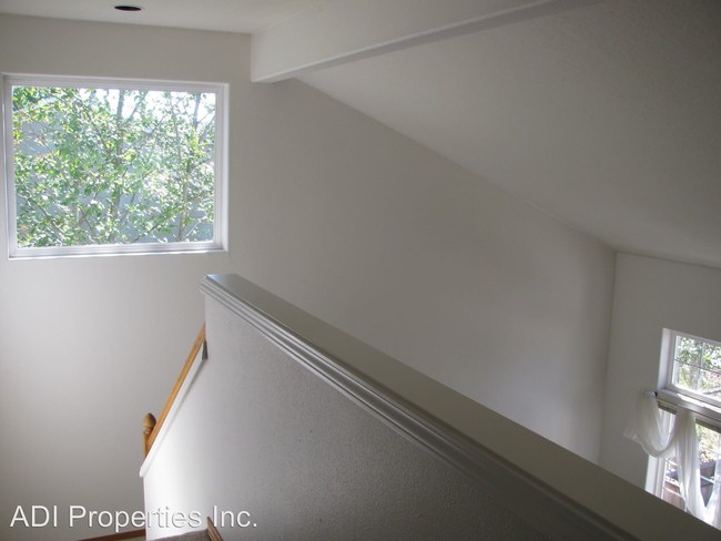 Building Photo - 3 br, 2.5 bath House - 20377 SW Jay Street