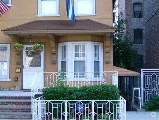 Building Photo - 25 Bentley Ave