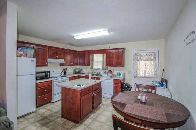 Foto del edificio - 802 N Taylor Ct
