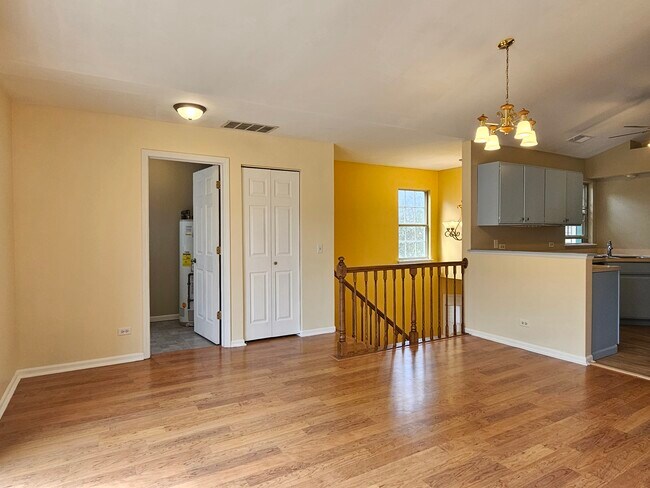 Building Photo - 925 Ridgefield Ln