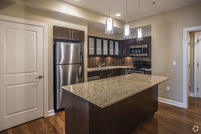 2HAB, 2BA - The Metropolitan 11 - Metro67