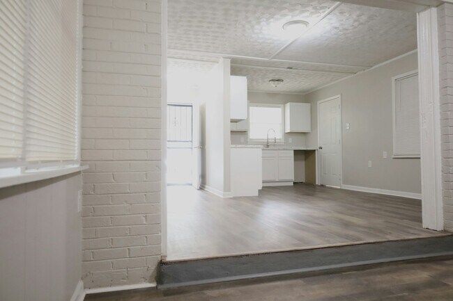 Building Photo - 1731 Sea Isle Rd