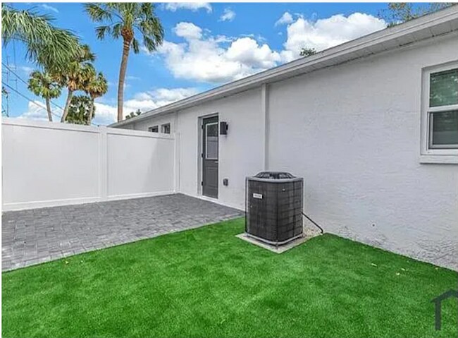 Foto del edificio - 3009 W Binnicker Ave