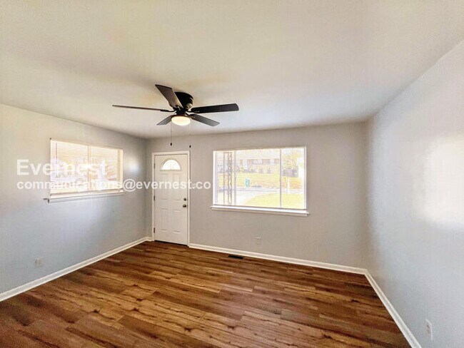 Foto del edificio - 5 Laurice Cir