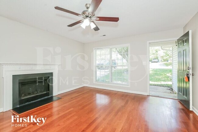 Foto del edificio - 6877 Ironwood Cir