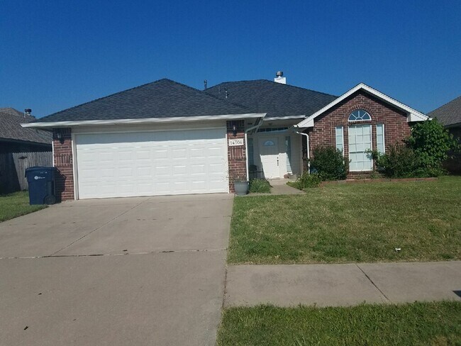 Foto del edificio - 14504 Harli Ln