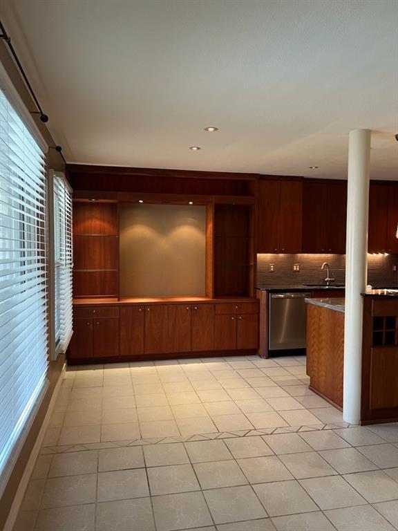 Foto del edificio - 505 W 7th St
