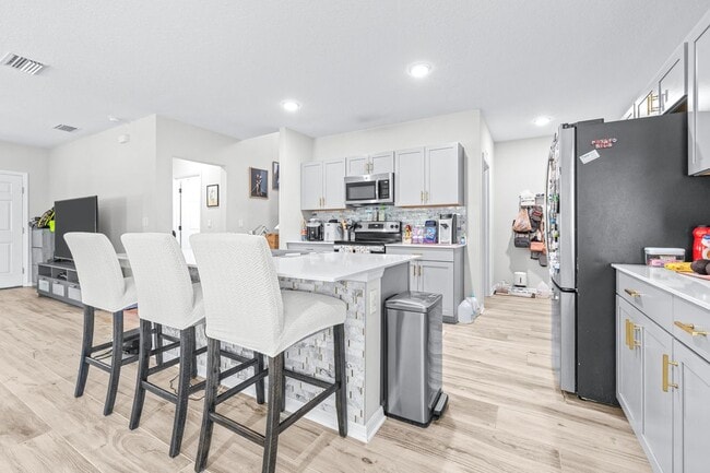 Building Photo - 13030 Boggy Creek Dr