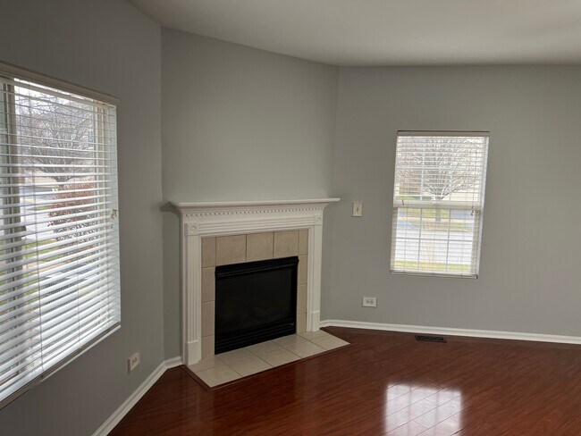 Foto del edificio - 1706 Fredericksburg Ln