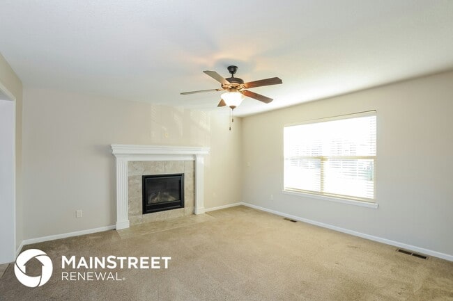 Building Photo - 622 Autumn Dr