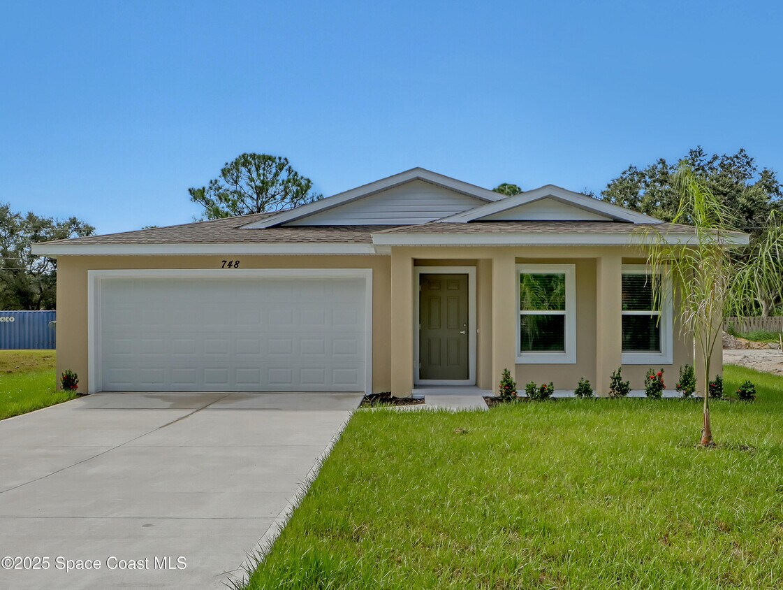 Foto principal - 748 Lavender St SE