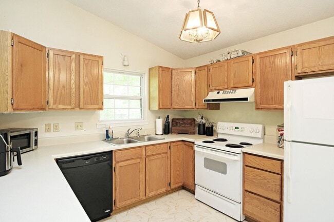 Building Photo - Pet-Friendly One-Level Lake Monticello Home