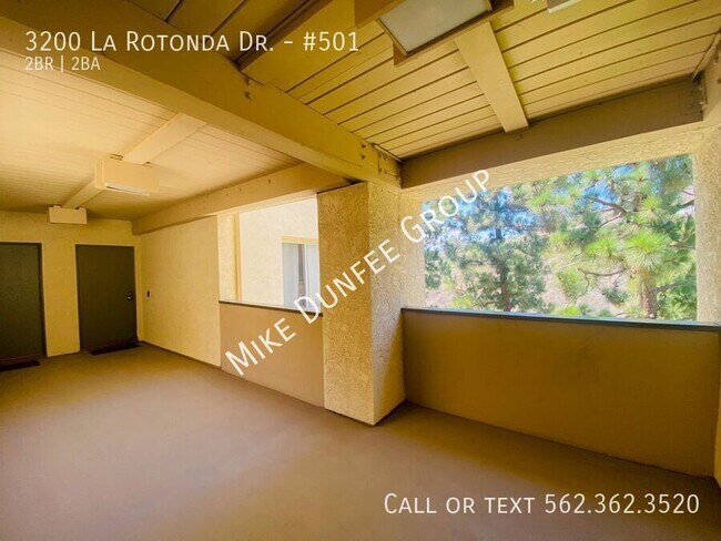 Foto del edificio - 3200 La Rotonda Dr