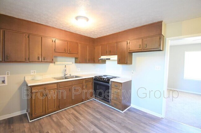 Building Photo - 4736 Friar Ave