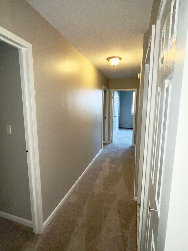 Foto del edificio - 2211 S Highland Ave