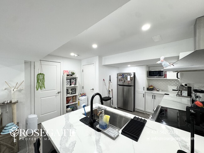 Building Photo - Spacious 1-Bedroom Walkout Basement Apartment with Utilities & Internet Included in Etobicoke