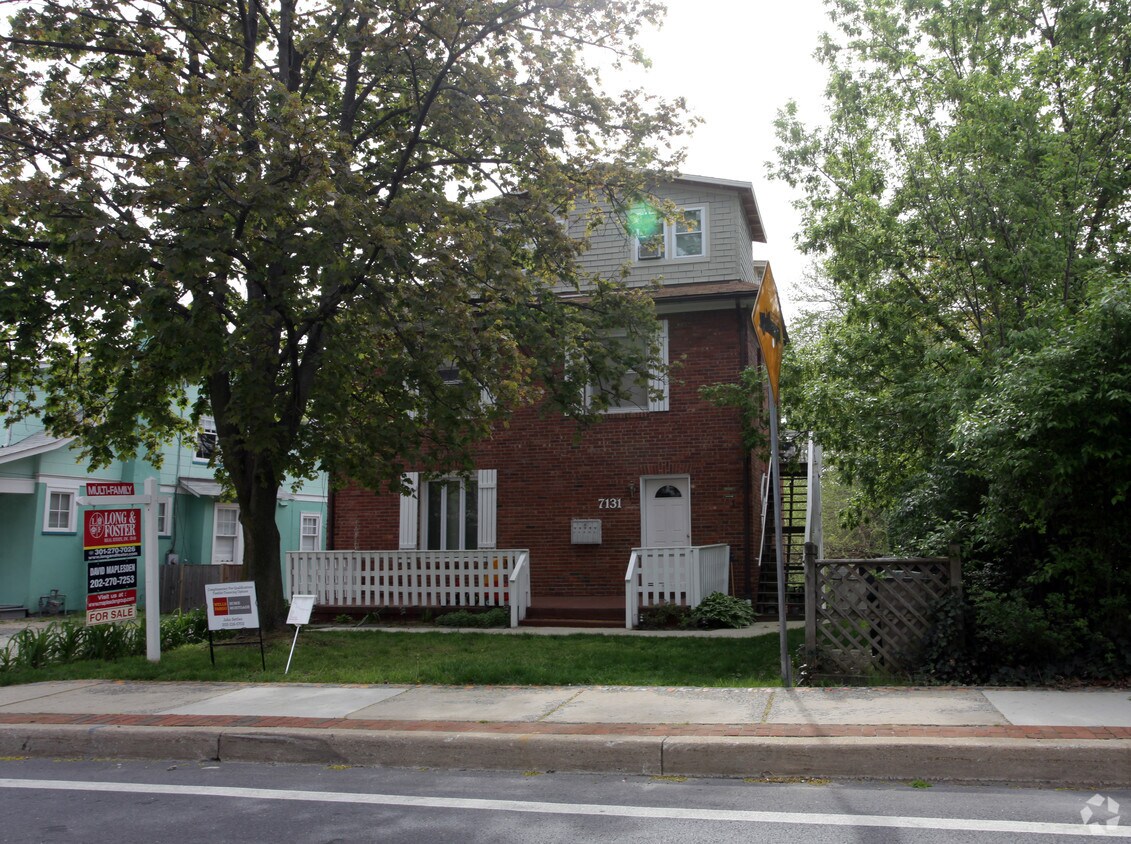 Foto del edificio - 7131 Carroll Ave