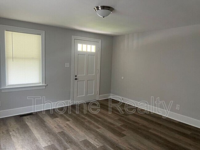Foto del edificio - 1131 Nashville Rd