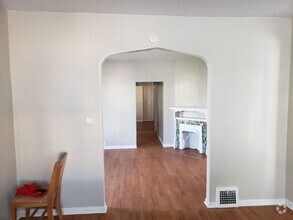 Building Photo - 154 Chenango St