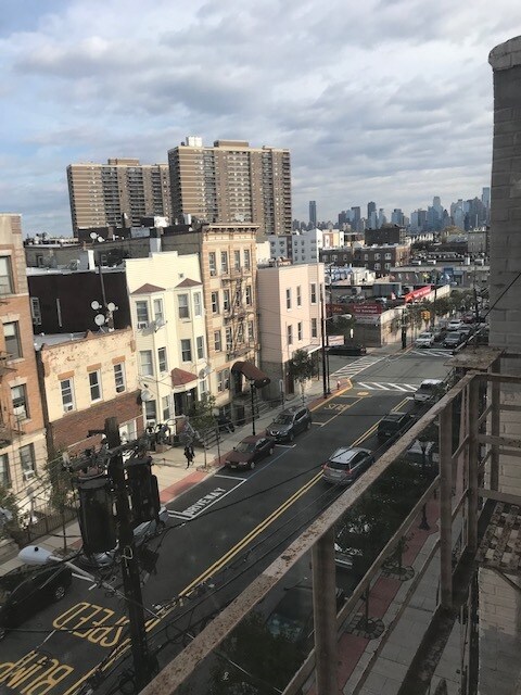 Foto principal - 213 48th St