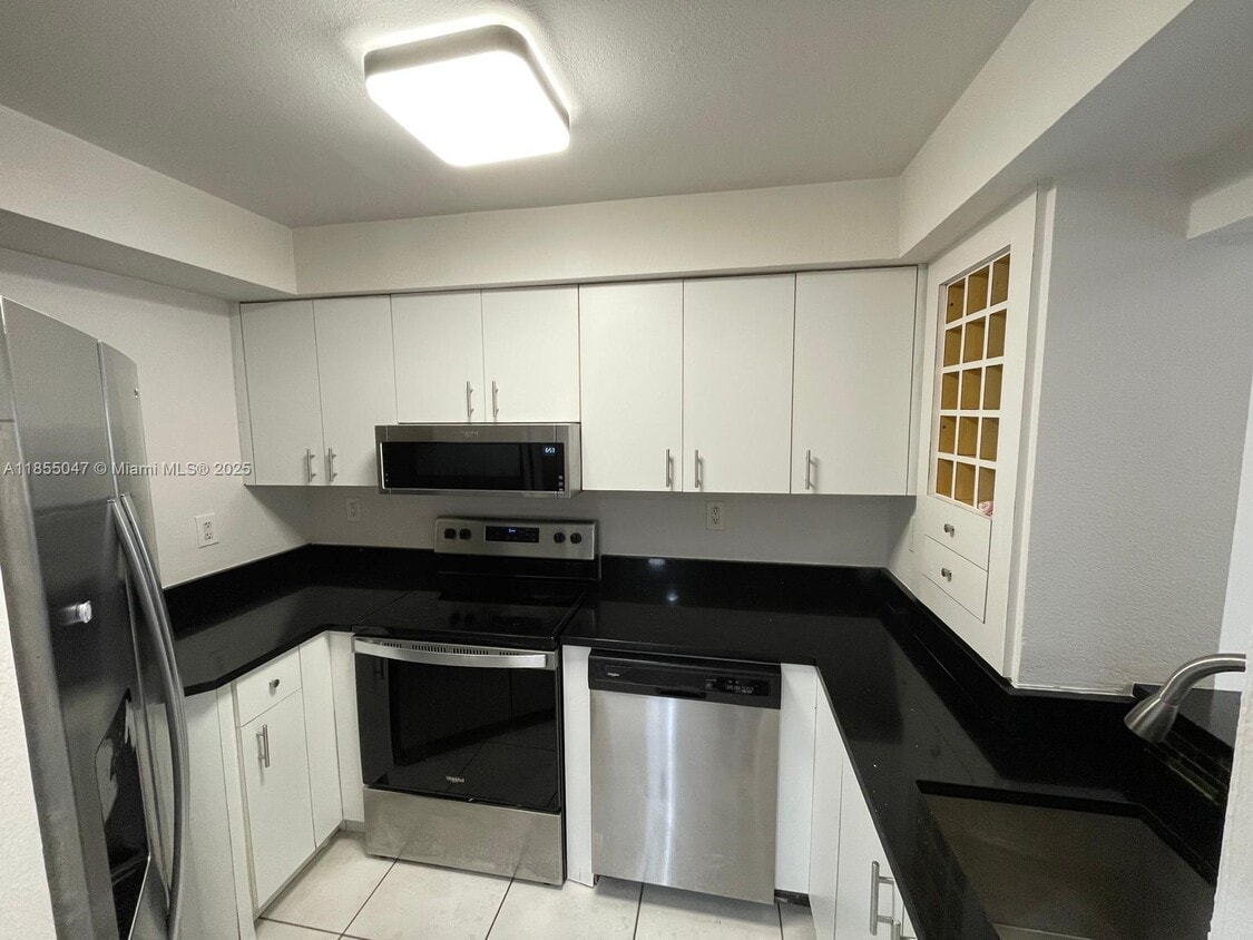 Foto principal - 8275 SW 152nd Ave