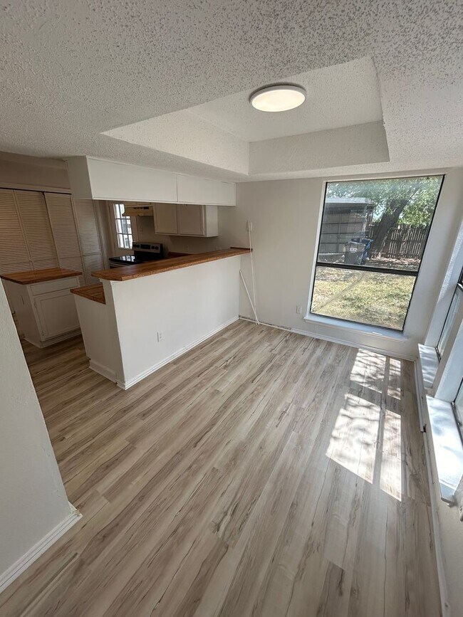 Foto del edificio - Come and see this well-kept beautiful home today!