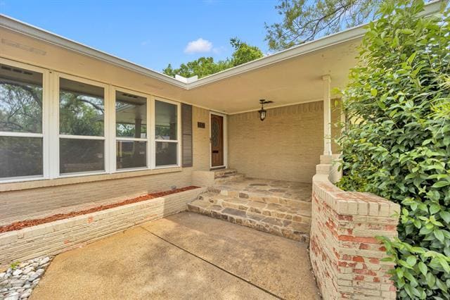 Building Photo - 7157 Alexander Dr