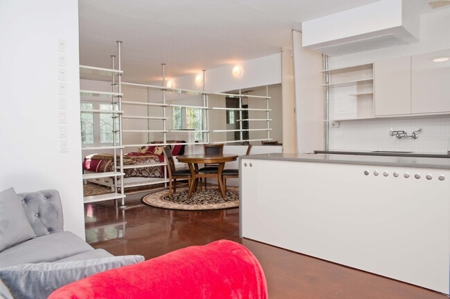 Building Photo - 1573 Pennsylvania Ave