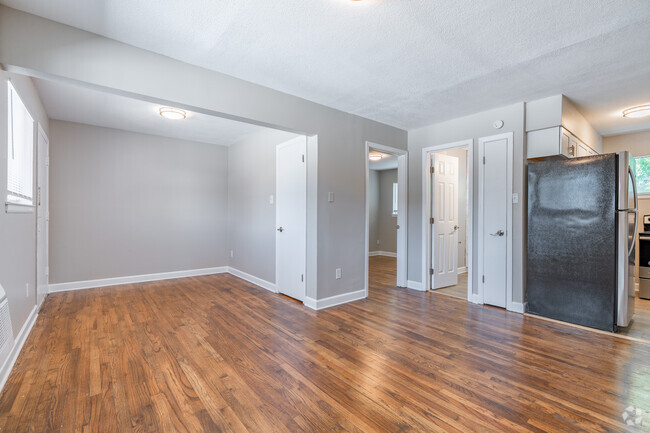 1HAB, 1BA - 500 ft² - The Landing on the Strip