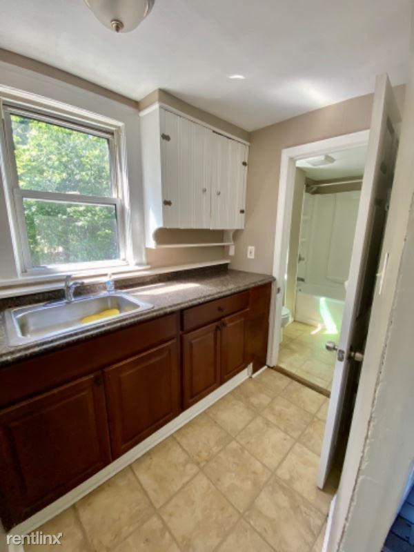 Building Photo - 2 br, 1 bath Apartment - 58 South Avenue