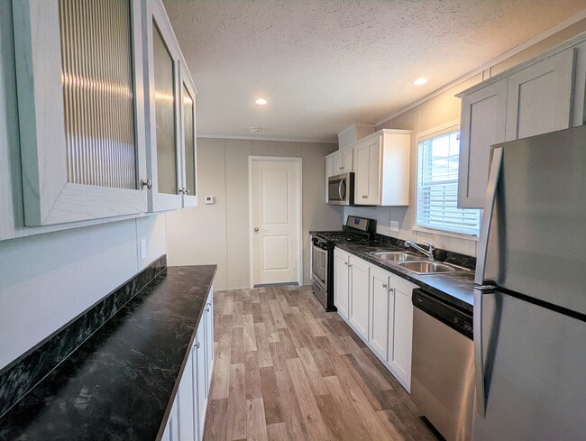 Building Photo - 710 Oregon St