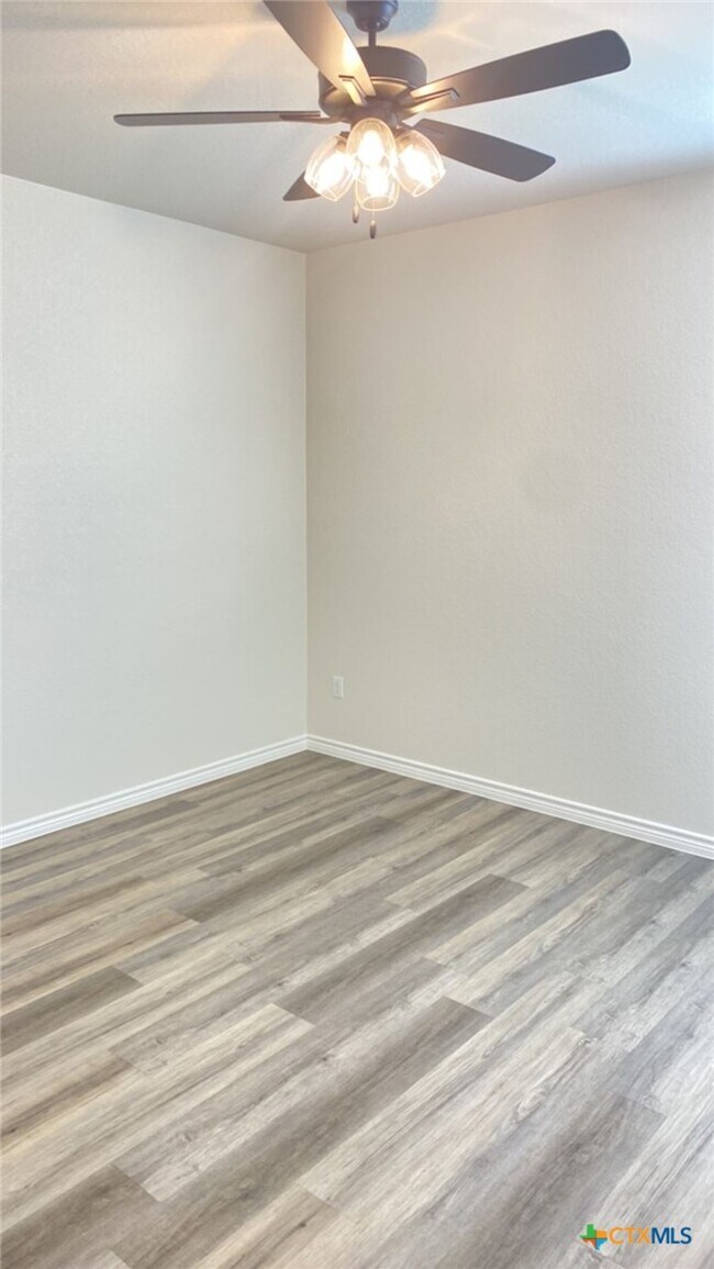 Foto del edificio - 101 Leon Ln