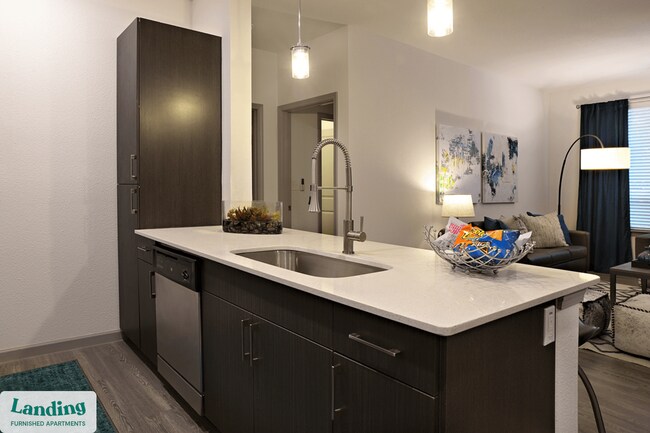 Foto del edificio - 1001 S Center St