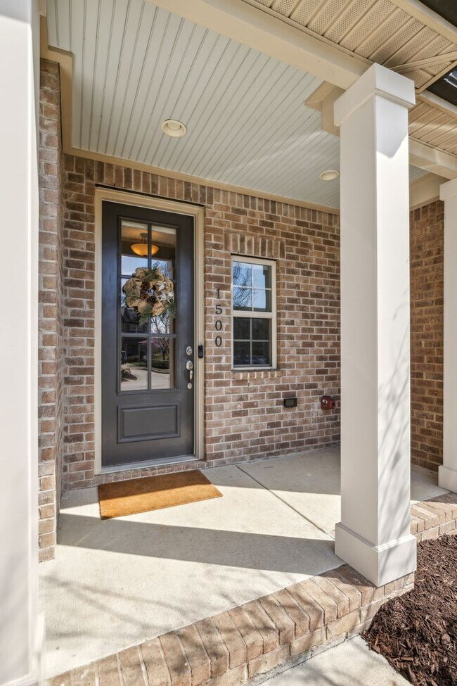Foto del edificio - 3 BR/2.5 BA Luxury Townhome