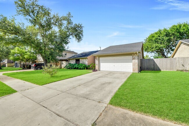 Building Photo - 11110 Sagecountry Dr