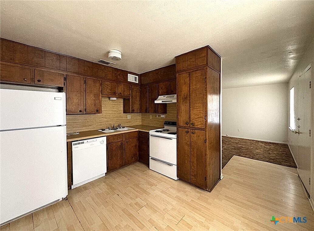 Foto del edificio - 702 N 1st St