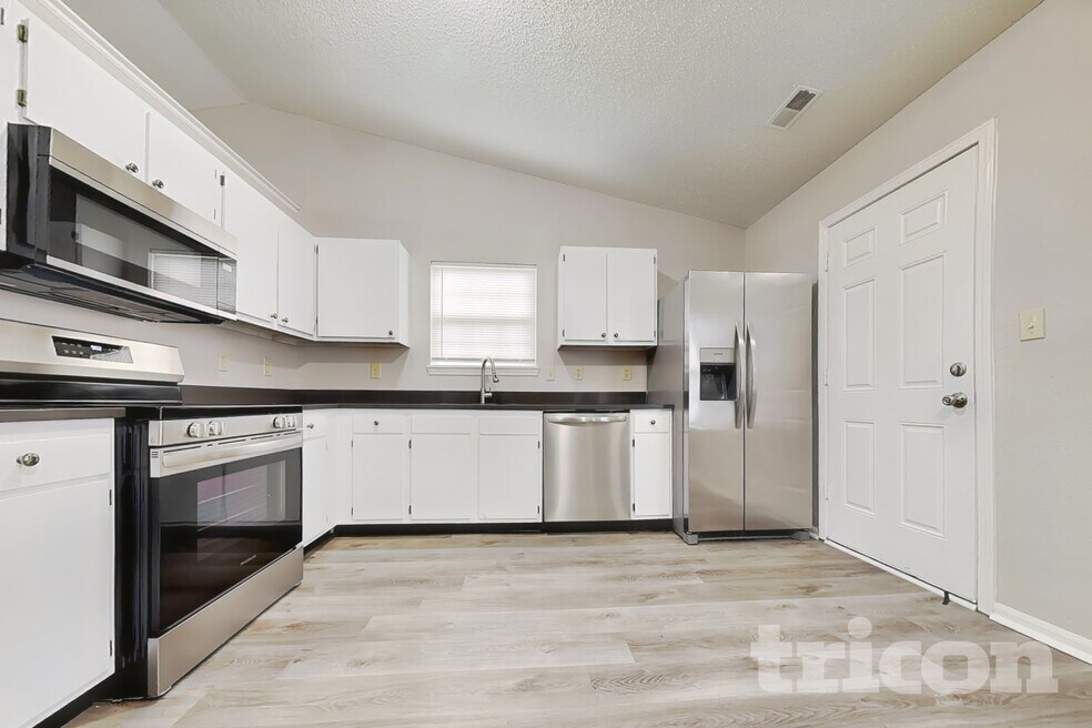 2826 Driving Wind Way