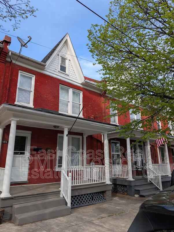 Building Photo - 304 1/2 W Martin St