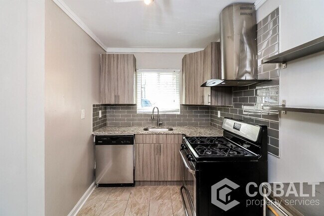 Foto del edificio - 773 Greenwood Ave NE