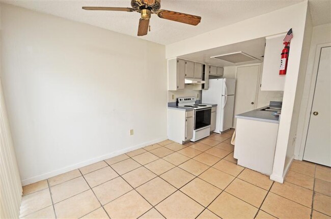 Building Photo - 1720 Potomac Ct