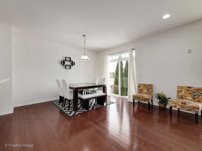 Foto del edificio - 2727 Blakely Ln