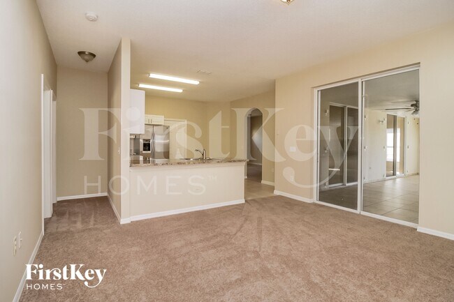 Foto del edificio - 434 Bloomfield Dr