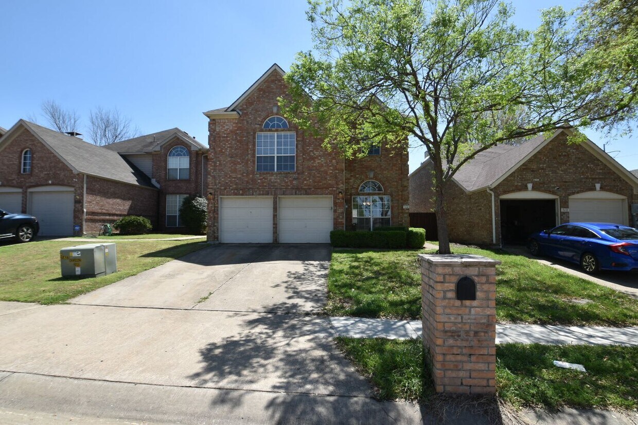 Primary Photo - 946 Ivyglen Ct