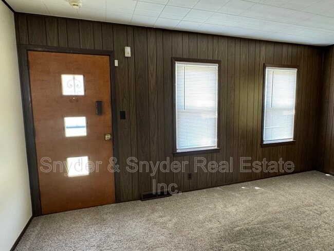 Building Photo - 349 St Leger Ave